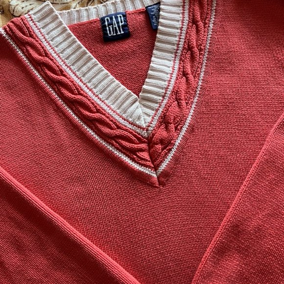 GAP V-neck Sweater Size XL - Picture 5 of 5